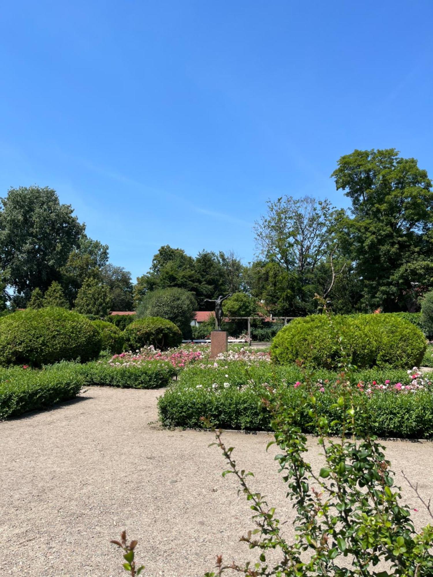 Dedek Park - Historyczny Dworek W Pieknym Parku Skaryszewskim Obok Stadionu Narodowego Βαρσοβία Εξωτερικό φωτογραφία