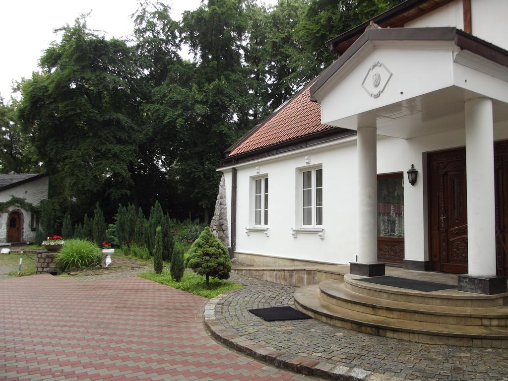 Dedek Park - Historyczny Dworek W Pieknym Parku Skaryszewskim Obok Stadionu Narodowego Βαρσοβία Εξωτερικό φωτογραφία