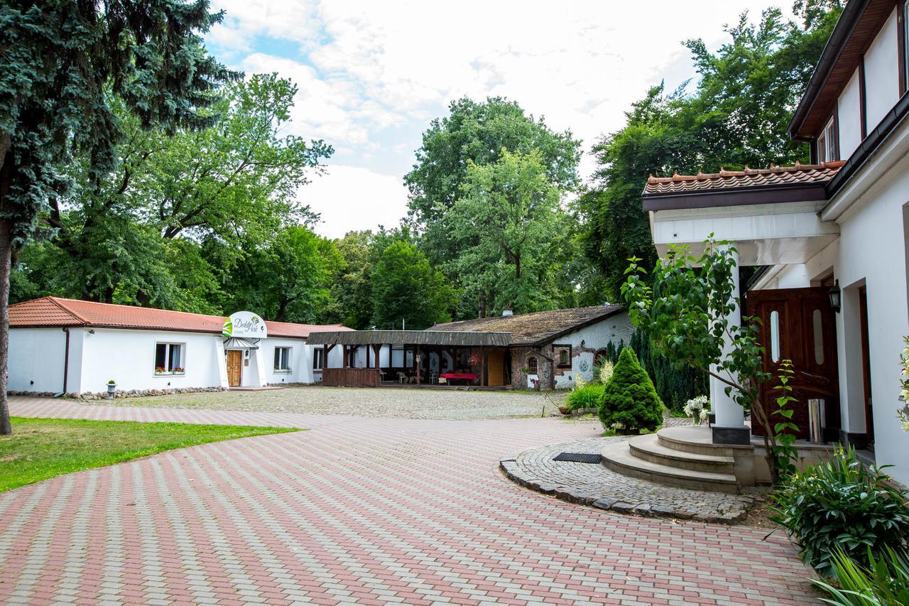 Dedek Park - Historyczny Dworek W Pieknym Parku Skaryszewskim Obok Stadionu Narodowego Βαρσοβία Εξωτερικό φωτογραφία