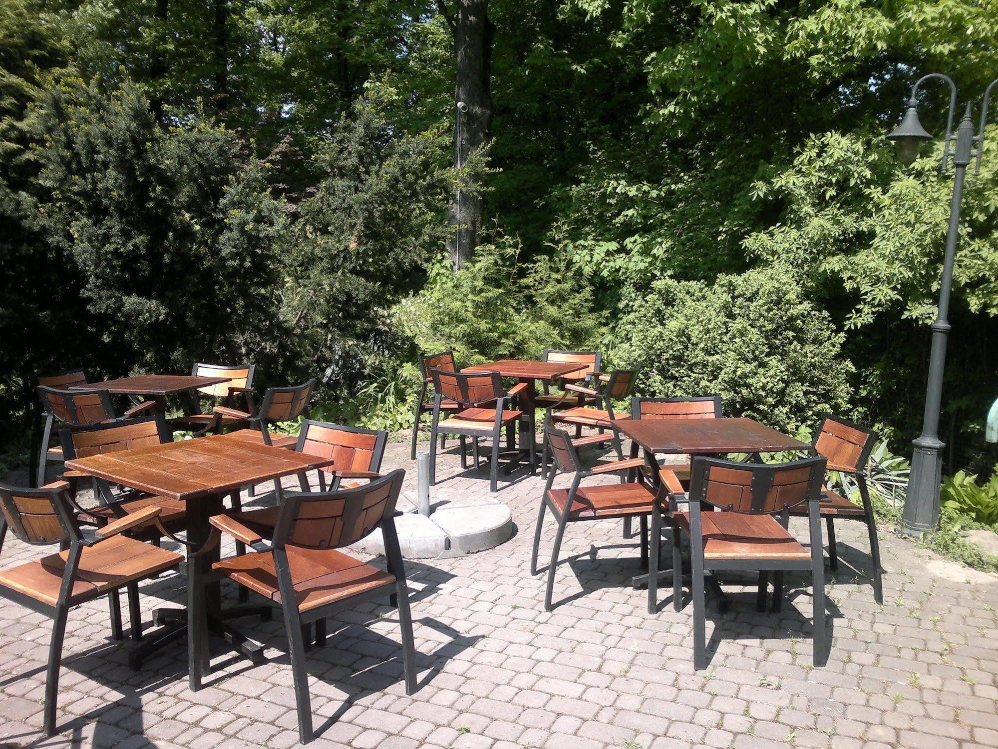 Dedek Park - Historyczny Dworek W Pieknym Parku Skaryszewskim Obok Stadionu Narodowego Βαρσοβία Εξωτερικό φωτογραφία